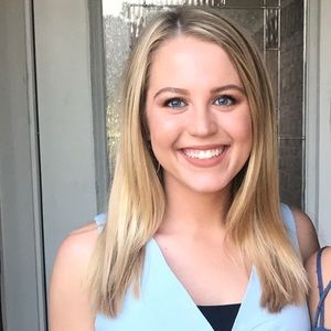 Meet your Posher, Hallie